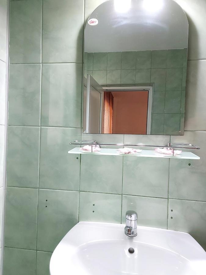 Floare De Colt Petrosani Ξενοδοχείο Εξωτερικό φωτογραφία